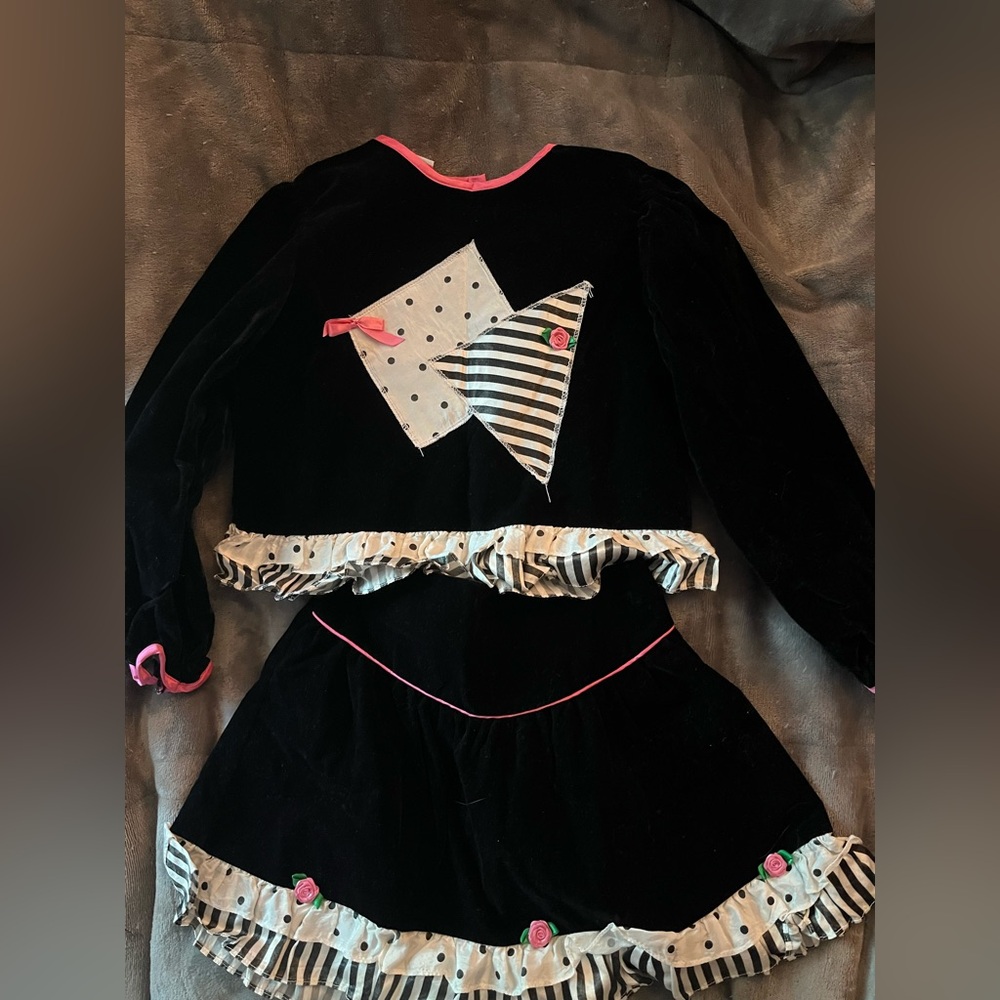 Girls Velvet Two-Piece Set with Pink Trim